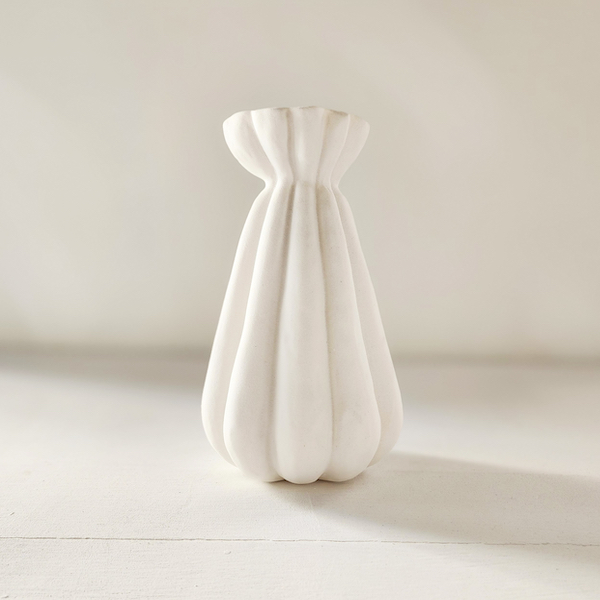 Ceramic Dumpling Pot budvase - Med - White - <p style='text-align: center;'><b>HOT NEW ITEM</b><br>
R 30</p>